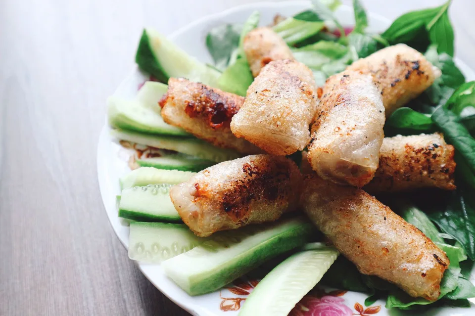 Bàn ăn tại Mai Xuân Thọ